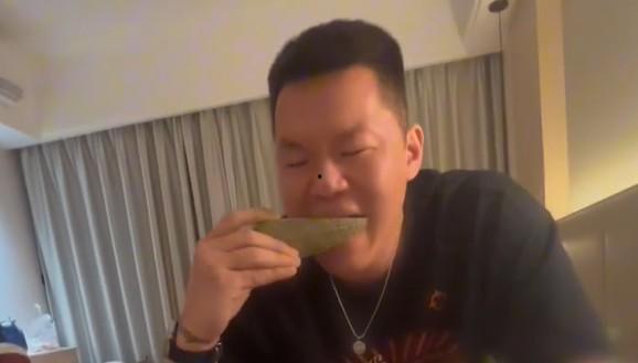 主播吃瓜群众视频,一场视觉盛宴背后的故事 第1张 主播吃瓜群众视频,一场视觉盛宴背后的故事 第1张